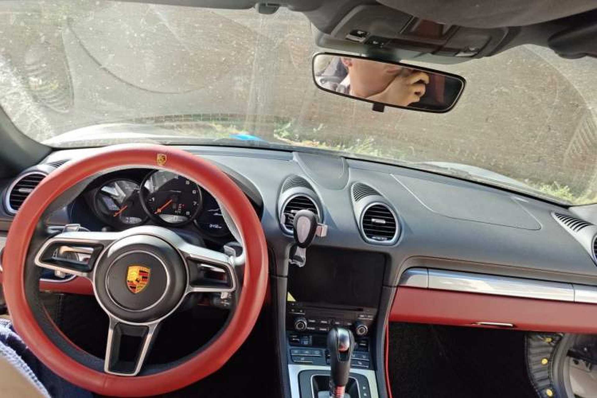 Used Porsche 718 2018 Boxster 2.0T Center Console