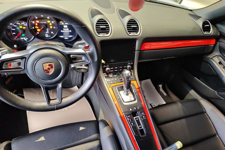 Used Porsche 718 2018 Boxster 2.0T Center Console