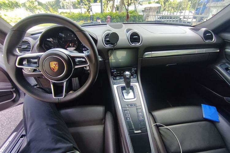 Used Porsche 718 2018 Cayman 2.0T Center Console