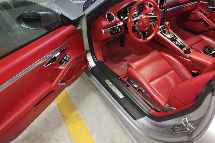 Used Porsche 718 2018 Boxster 2.0T Driver Seat