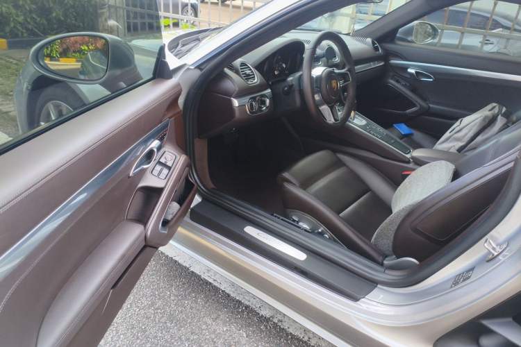 Used Porsche 718 2018 Cayman 2.0T Driver Seat