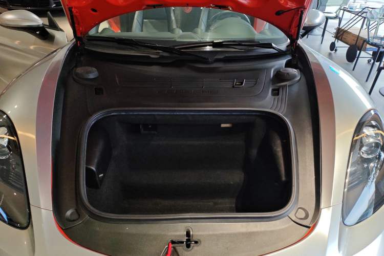 Used Porsche 718 2018 Boxster 2.0T Engine Bay