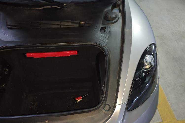 Used Porsche 718 2018 Boxster 2.0T Engine Bay Left