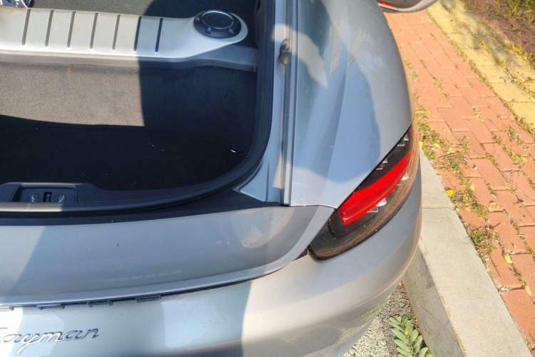 Used Porsche 718 2018 Cayman 2.0T Engine Bay Left