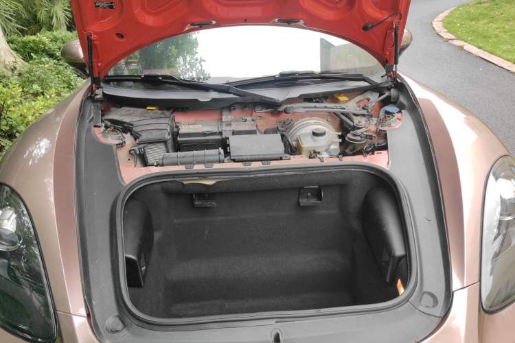 Used Porsche 718 2018 Boxster 2.0T Engine Bay