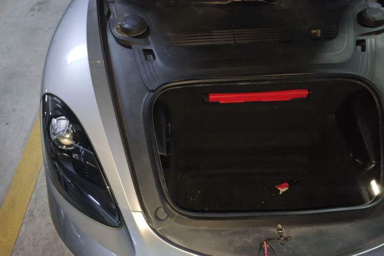 Used Porsche 718 2018 Boxster 2.0T Engine Bay Right