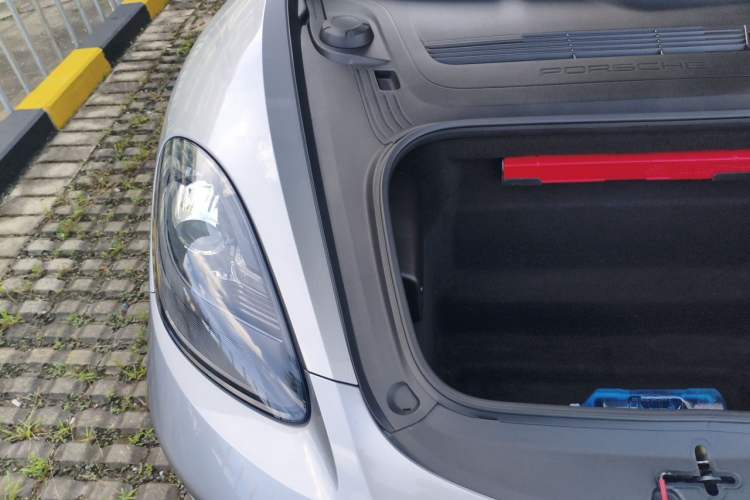 Used Porsche 718 2018 Cayman 2.0T Engine Bay Right