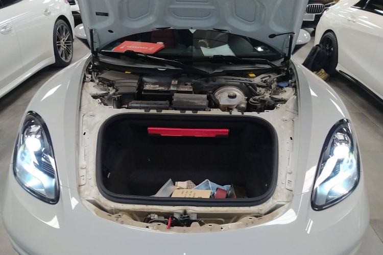 Used Porsche 718 2018 Cayman 2.0T Engine Bay