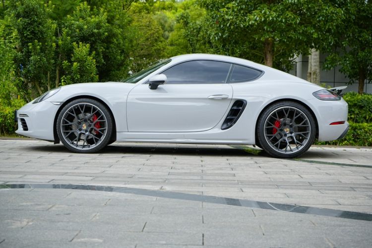 Used Porsche 718 2018 Cayman 2.0T Exterior 6