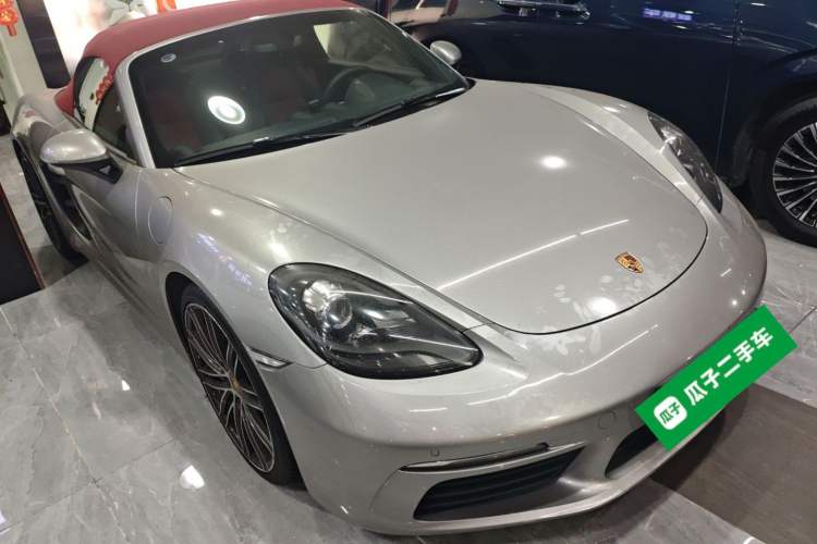 Used Porsche 718 2018 Boxster 2.0T Front Right 45 Deg