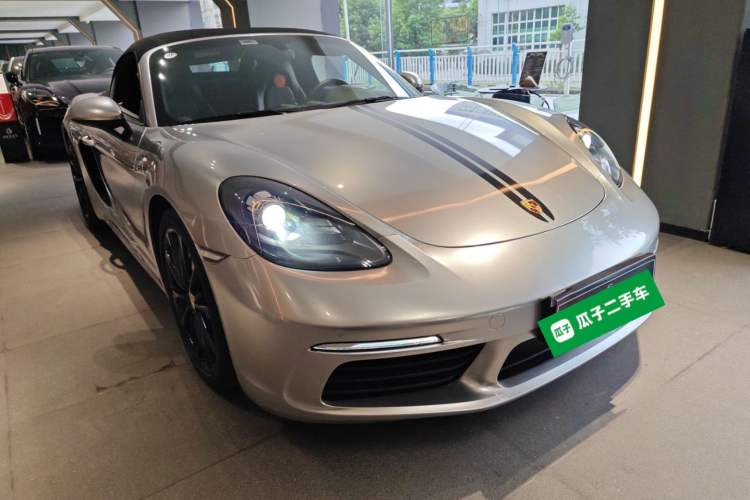 Used Porsche 718 2018 Boxster 2.0T Front Right 45 Deg