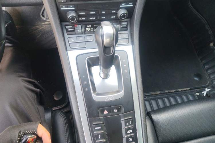 Used Porsche 718 2018 Cayman 2.0T Gear Lever