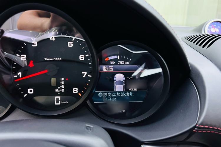 Used Porsche 718 2018 Cayman 2.0T Interior 1