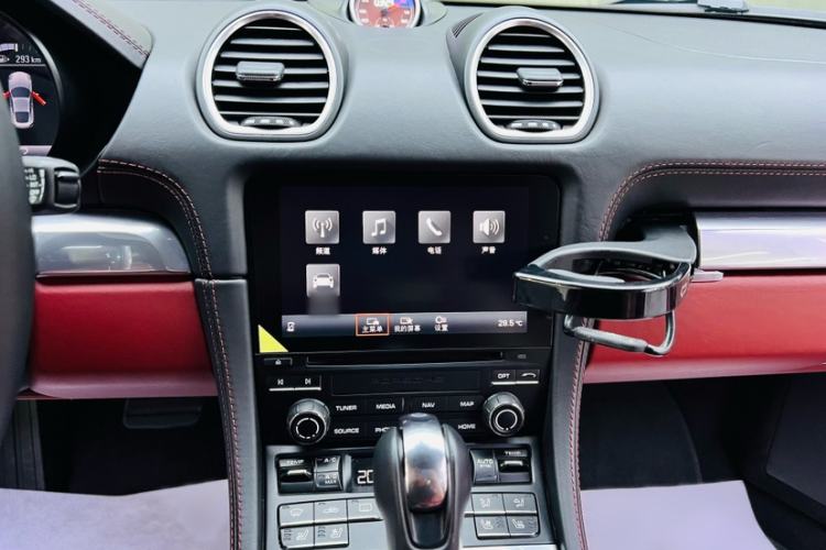 Used Porsche 718 2018 Cayman 2.0T Interior 2