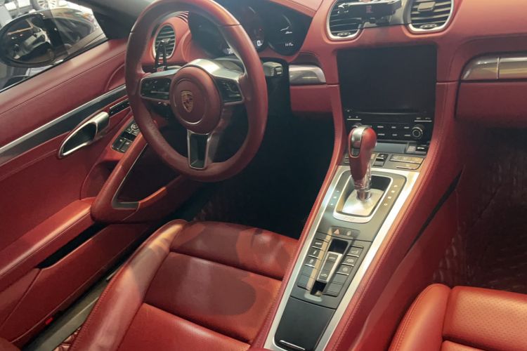 Used Porsche 718 2018 Boxster 2.0T Interior 3