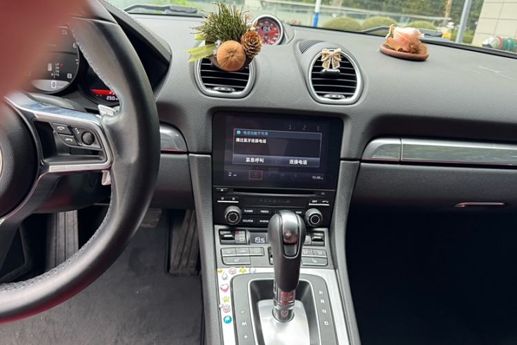 Used Porsche 718 2018 Cayman 2.0T Interior 5