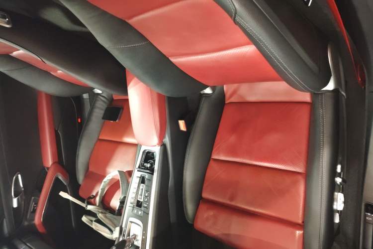 Used Porsche 718 2018 Boxster 2.0T Left Front Seat
