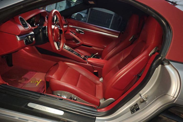 Used Porsche 718 2018 Boxster 2.0T Left Front Seat