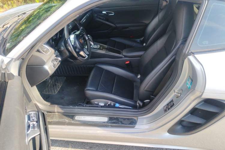 Used Porsche 718 2018 Cayman 2.0T Left Front Seat