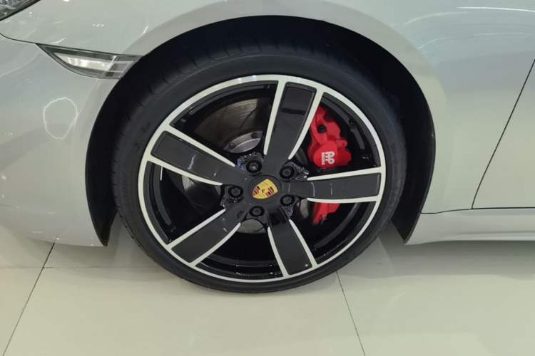 Used Porsche 718 2018 Cayman 2.0T Left Front Wheel Hub