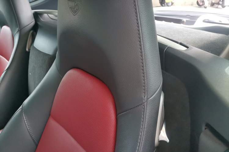 Used Porsche 718 2018 Cayman 2.0T Left Rear Seat
