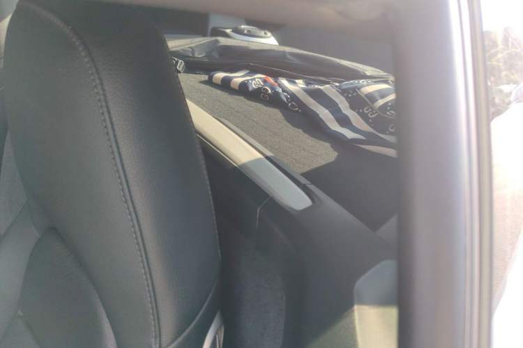 Used Porsche 718 2018 Cayman 2.0T Left Rear Seat