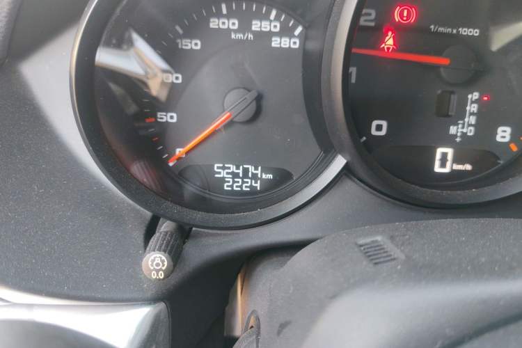 Used Porsche 718 2018 Cayman 2.0T Odometer Close Up