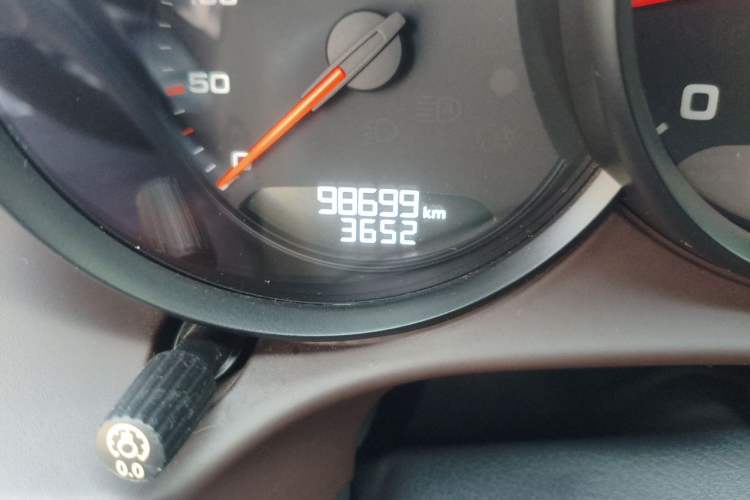 Used Porsche 718 2018 Cayman 2.0T Odometer Close Up