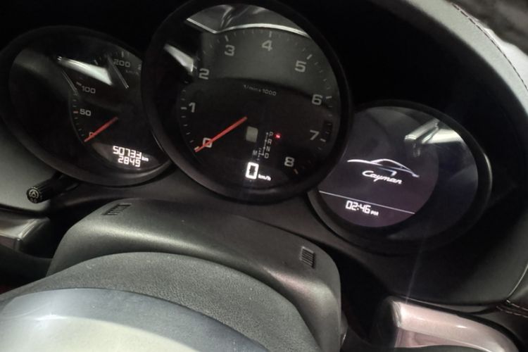 Used Porsche 718 2018 Cayman 2.0T Odometer Close Up