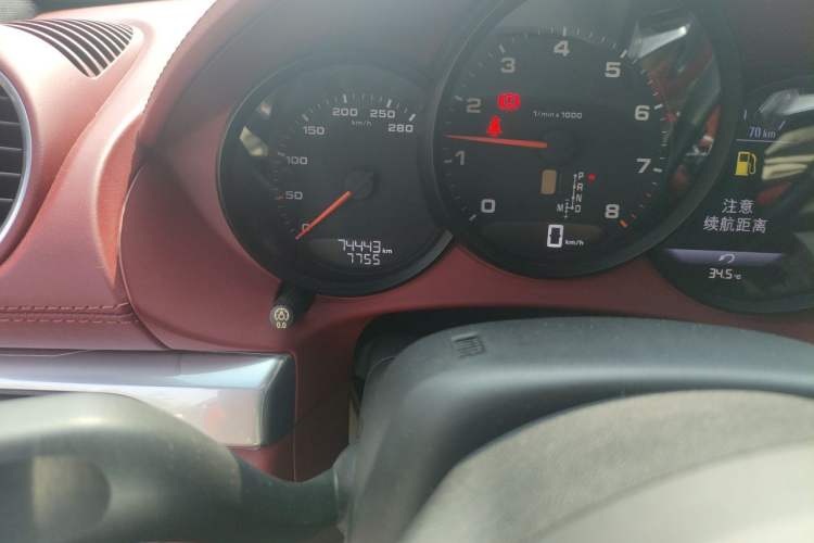 Used Porsche 718 2018 Cayman 2.0T Odometer Close Up
