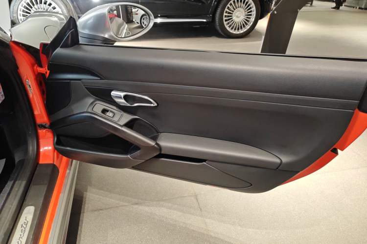 Used Porsche 718 2018 Boxster 2.0T Right Front Door Interior