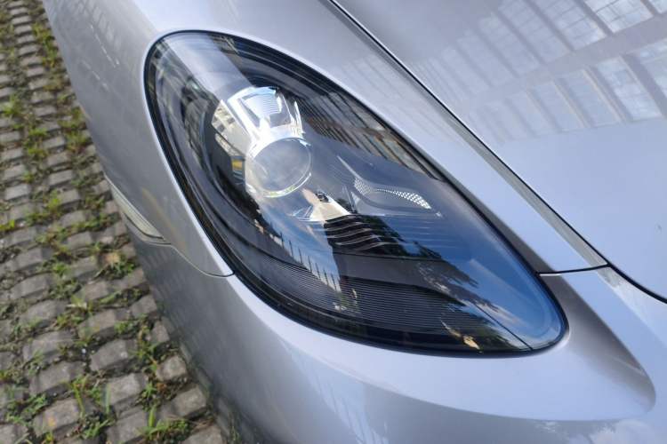 Used Porsche 718 2018 Cayman 2.0T Right Front Headlight