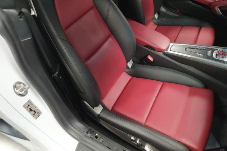 Used Porsche 718 2018 Cayman 2.0T Right Front Seat