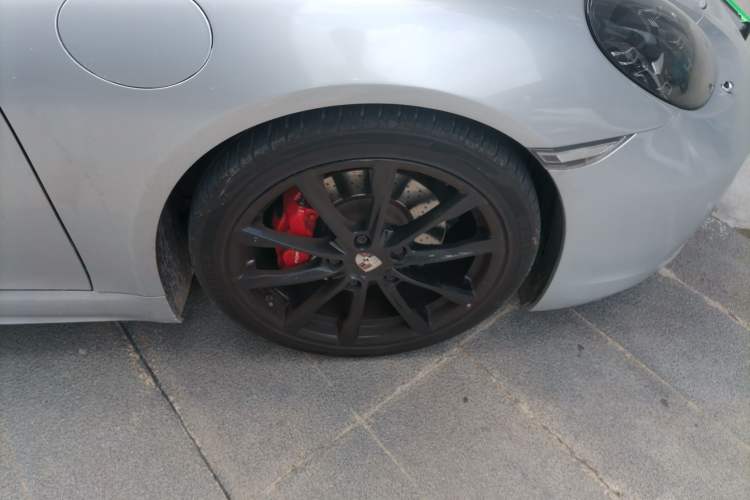 Used Porsche 718 2018 Cayman 2.0T Right Front Wheel Hub
