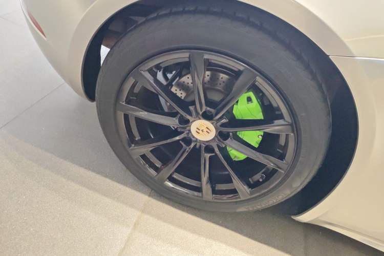 Used Porsche 718 2018 Boxster 2.0T Right Rear Wheel Hub