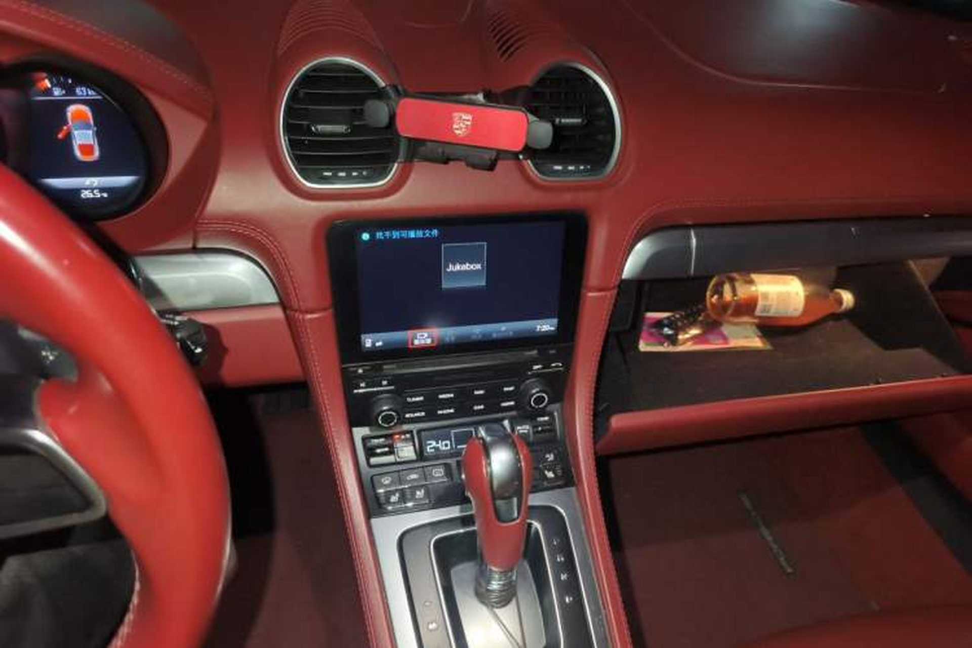 Used Porsche 718 2018 Cayman 2.0T Audio And AC Panel