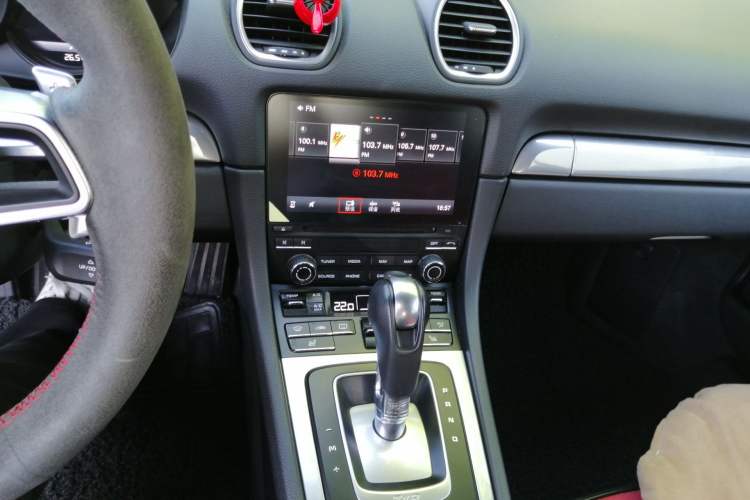 Used Porsche 718 2018 Cayman 2.0T Audio And AC Panel
