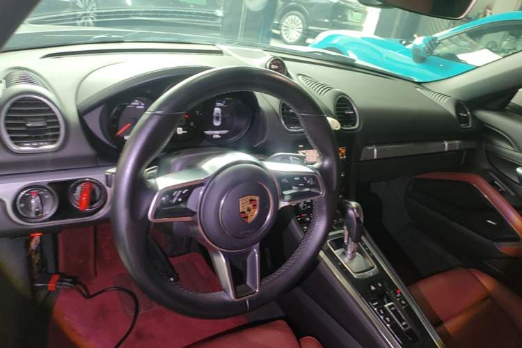 Used Porsche 718 2018 Boxster 2.0T Center Console