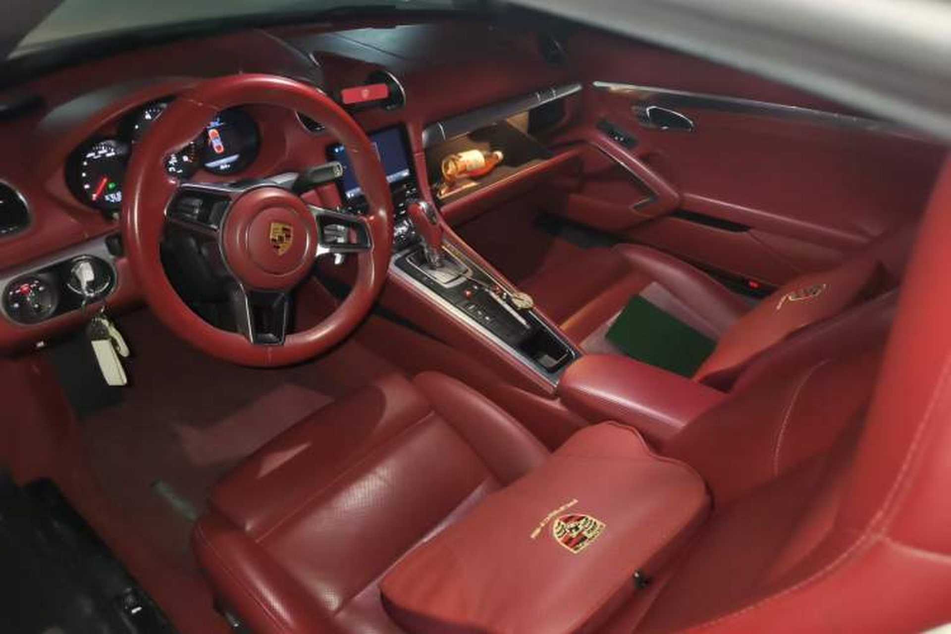 Used Porsche 718 2018 Cayman 2.0T Center Console