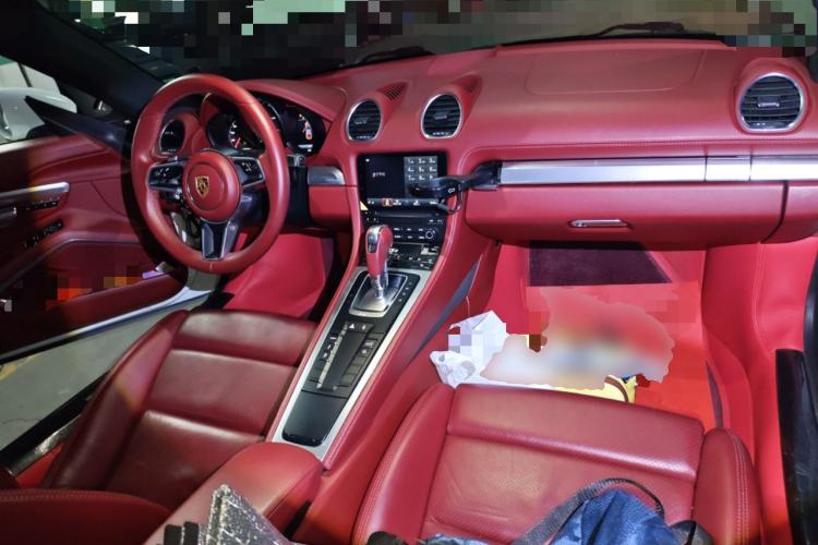 Used Porsche 718 2018 Cayman 2.0T Center Console