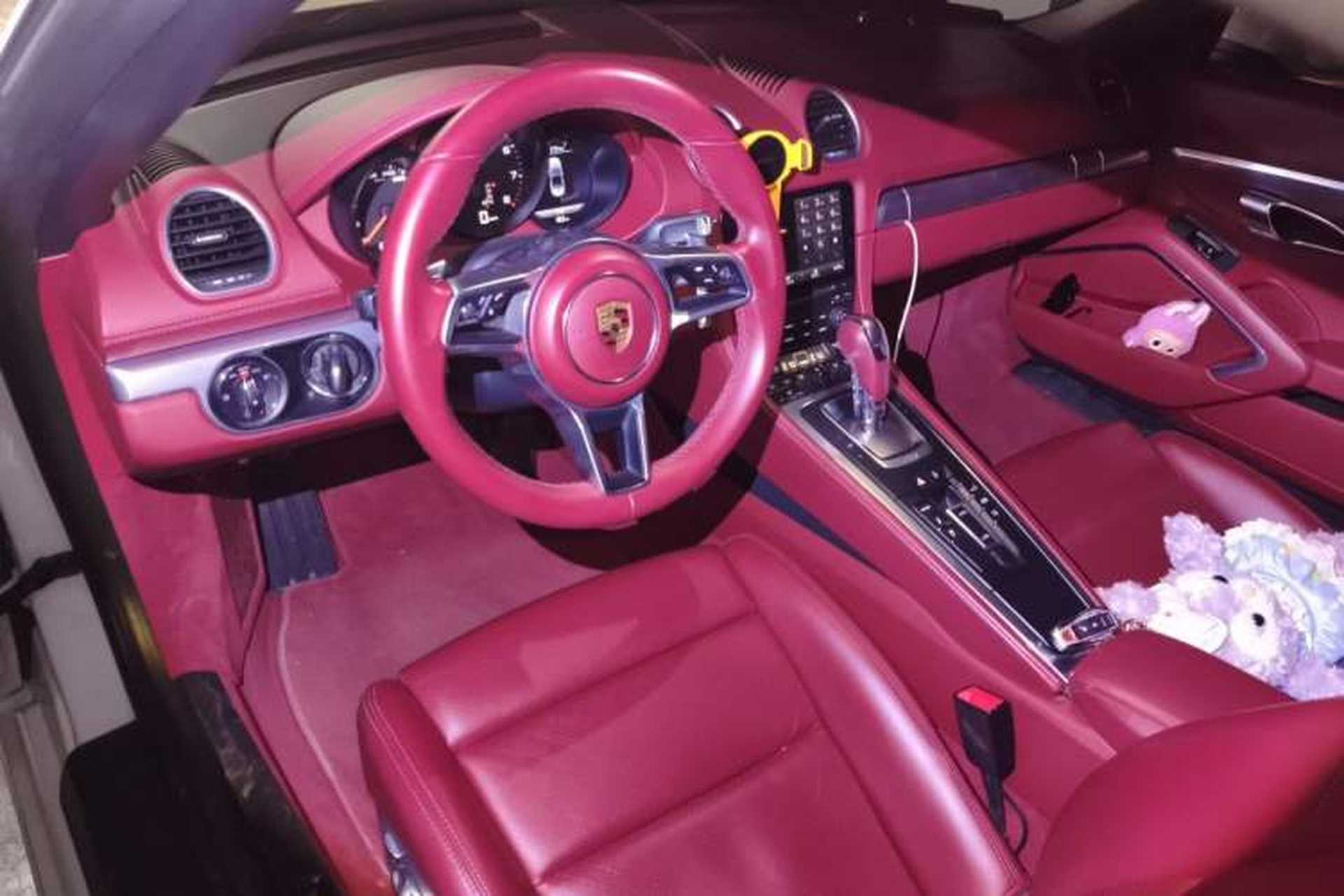 Used Porsche 718 2018 Boxster 2.0T Center Console