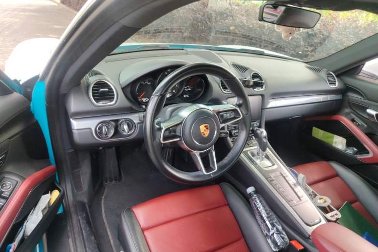 Used Porsche 718 2018 Cayman 2.0T Center Console