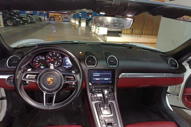 Used Porsche 718 2018 Boxster 2.0T Center Console
