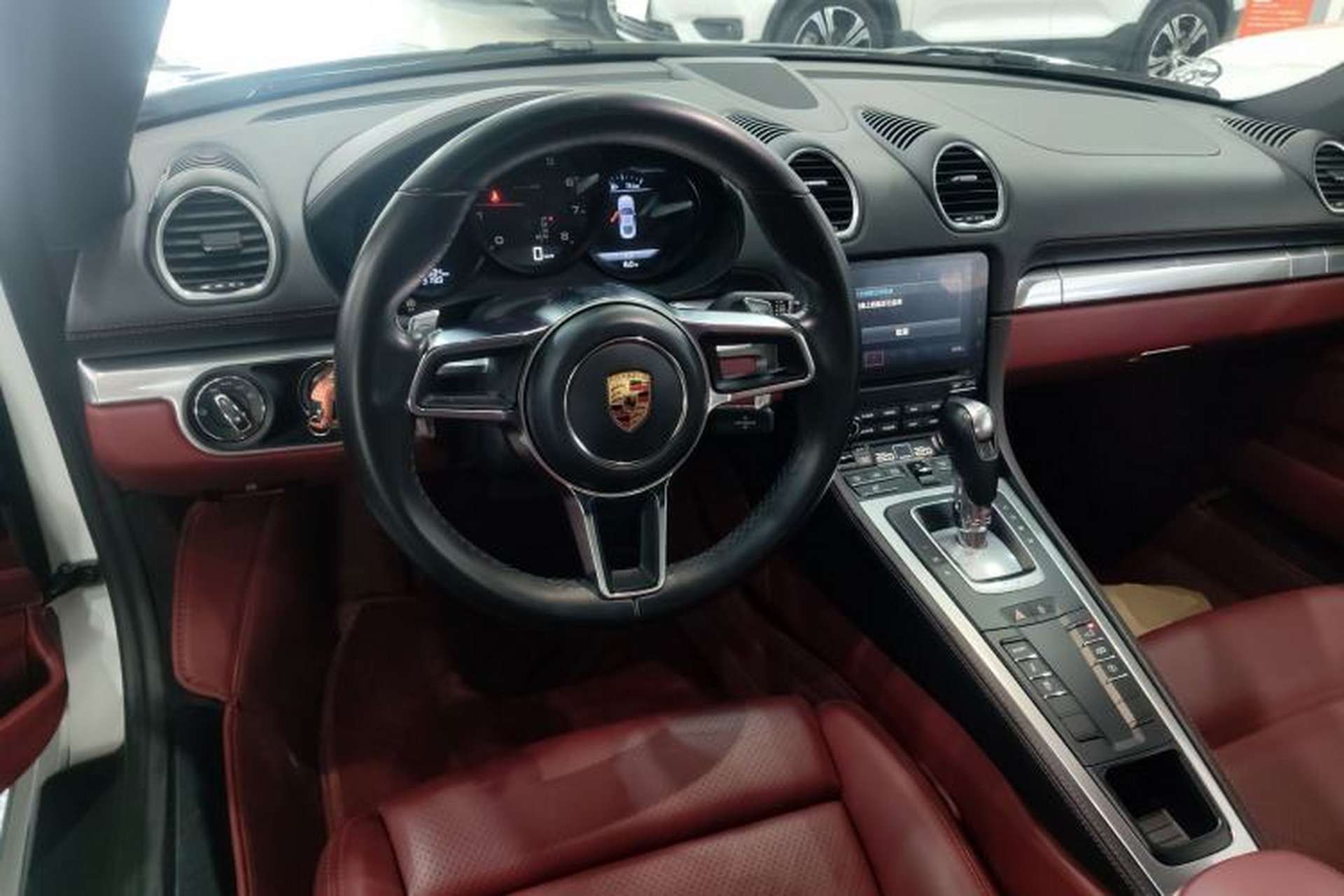 Used Porsche 718 2018 Cayman 2.0T Center Console