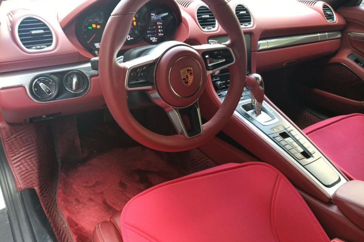 Used Porsche 718 2018 Boxster 2.0T Center Console