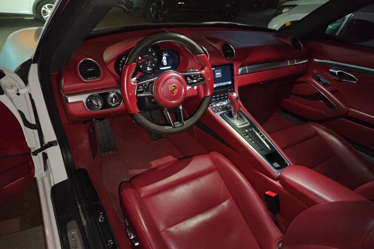 Used Porsche 718 2018 Cayman 2.0T Center Console