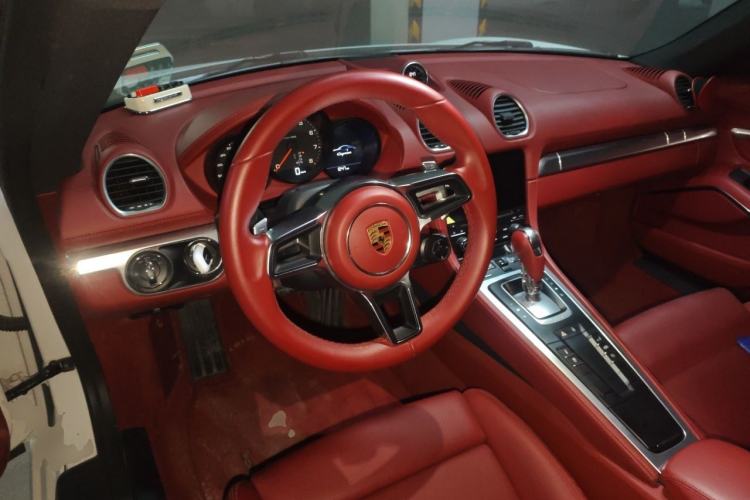 Used Porsche 718 2018 Cayman 2.0T Center Console