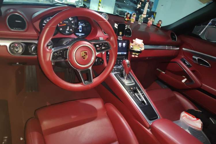 Used Porsche 718 2018 Boxster 2.0T Center Console