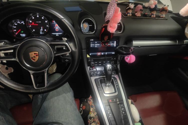Used Porsche 718 2018 Cayman 2.0T Center Console