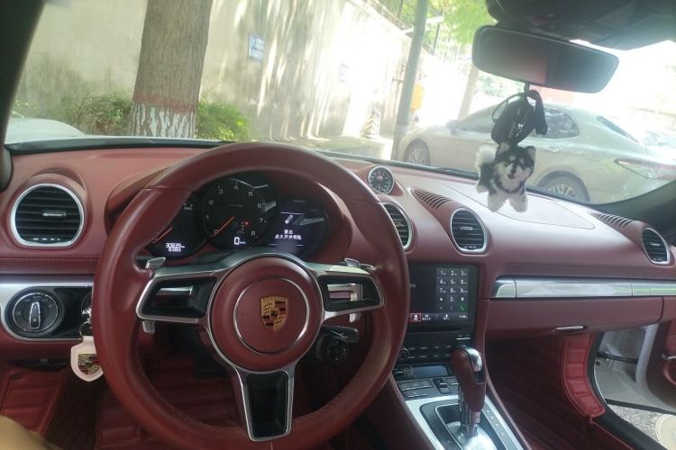 Used Porsche 718 2018 Boxster 2.0T Center Console